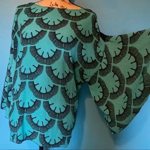 Manaola Bell Sleeve Size Medium/Large